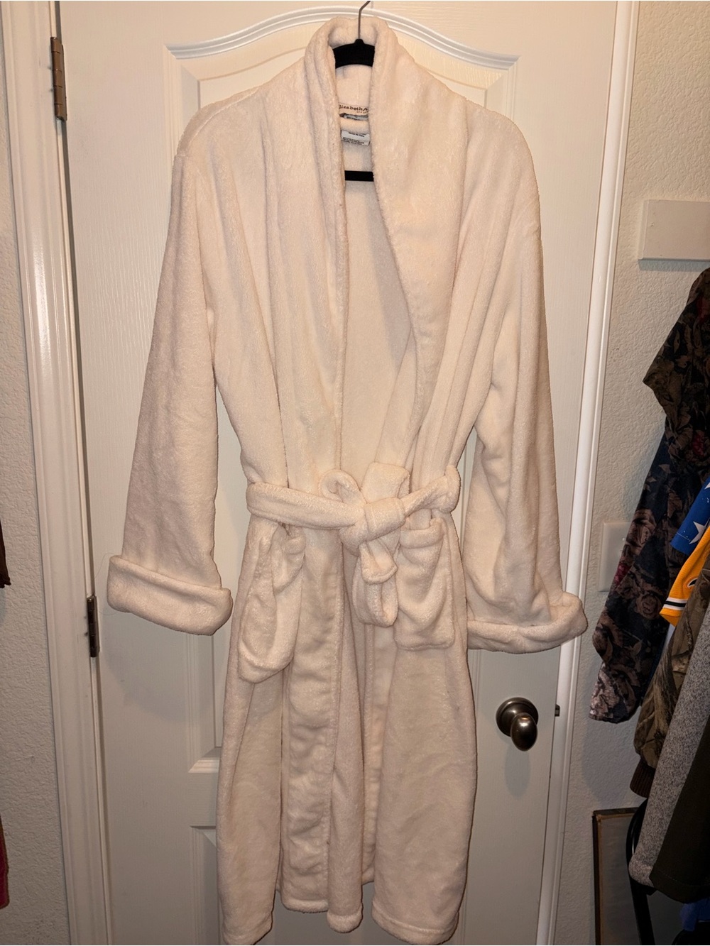 Soft Plush Bathrobe in white with Belt